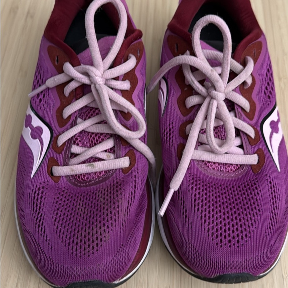 Saucony Pink/Magenta Running Shoes